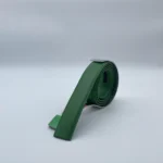 Bande de cuir vert intense pour ceinture automatique – vue debout sur présentoir